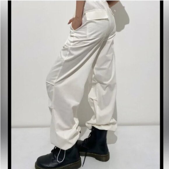 NWT Super Massive brand Cargo pants off-white beige baggy pants women size Large - Picture 1 of 9